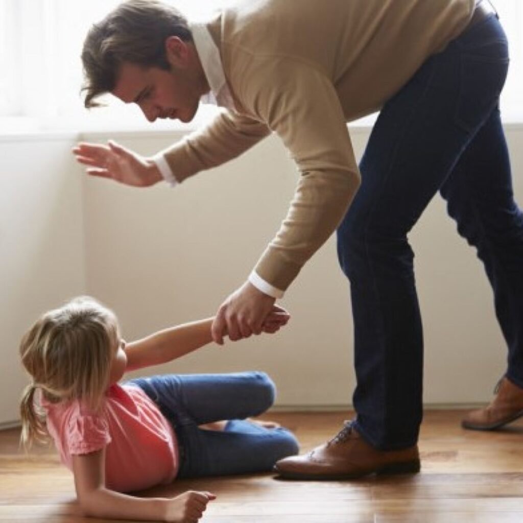 هرگز کودک رو کتک نزنید